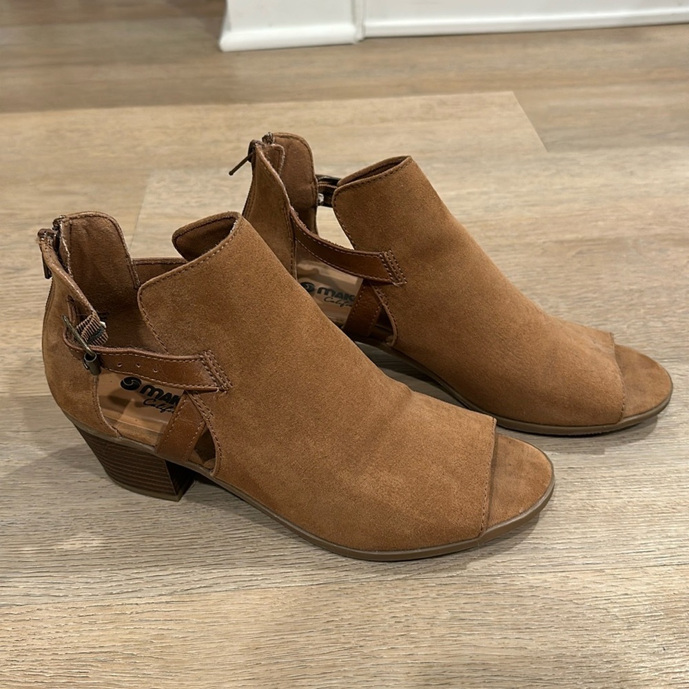 Suede Short Open-Toed Booties